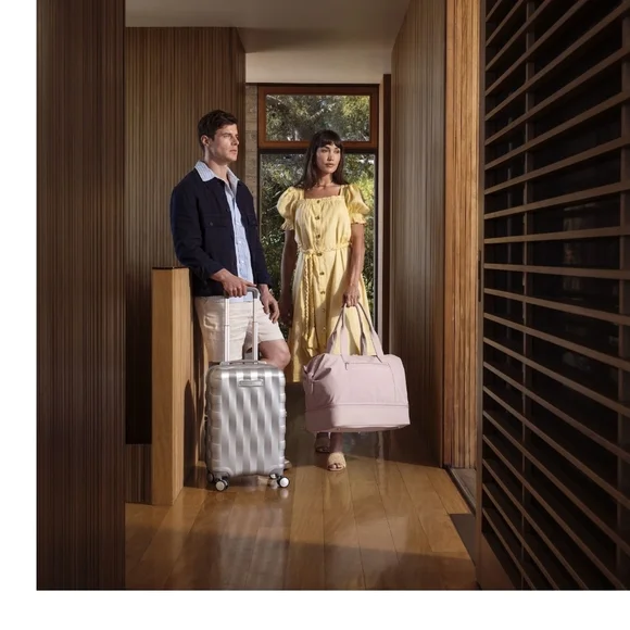 Samsonite Better Than Basic 14-inch Pink Weekender Carry-on Duffel Bag - Picture 3 of 13